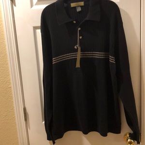 Collared sweater with tan trim